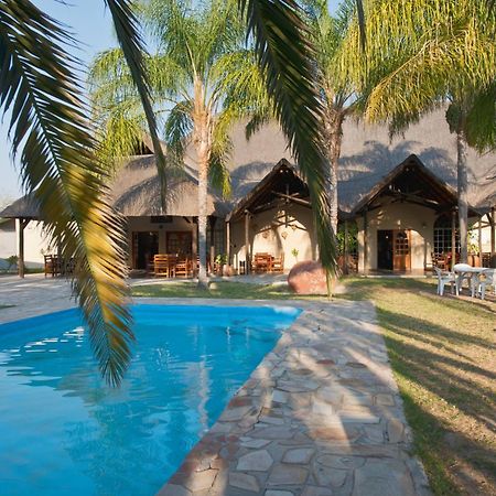 Oshakati Country Hotell Eksteriør bilde