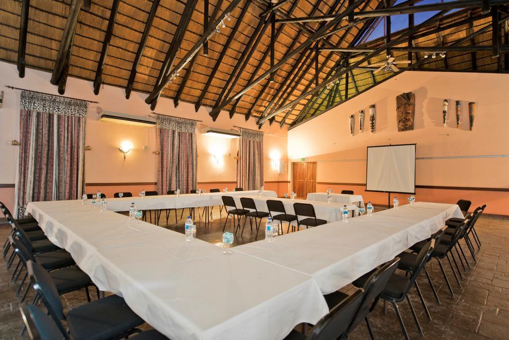 Oshakati Country Hotell Eksteriør bilde
