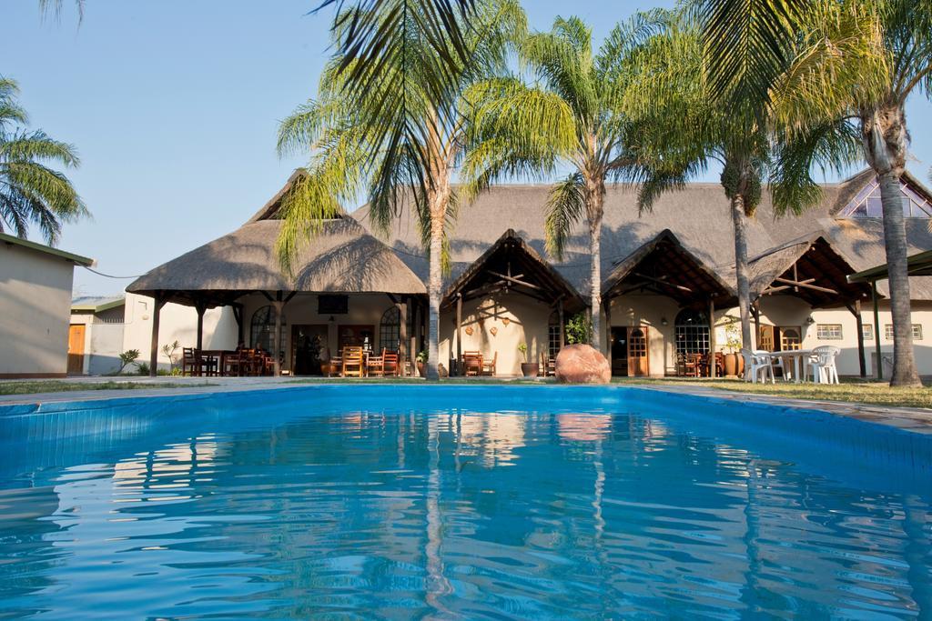 Oshakati Country Hotell Eksteriør bilde