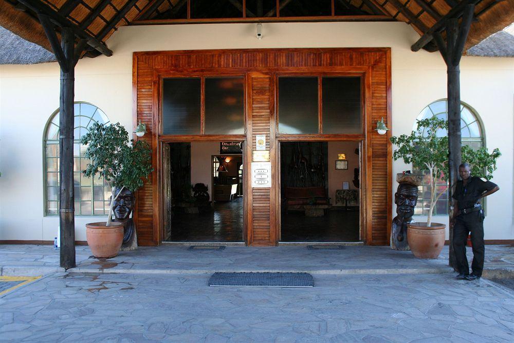 Oshakati Country Hotell Eksteriør bilde