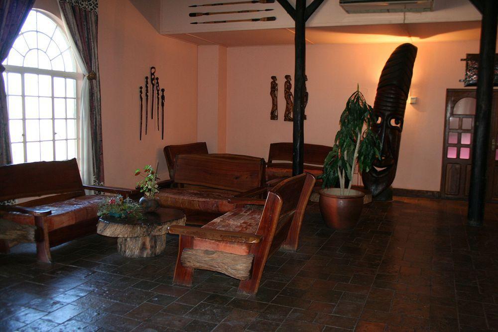 Oshakati Country Hotell Eksteriør bilde