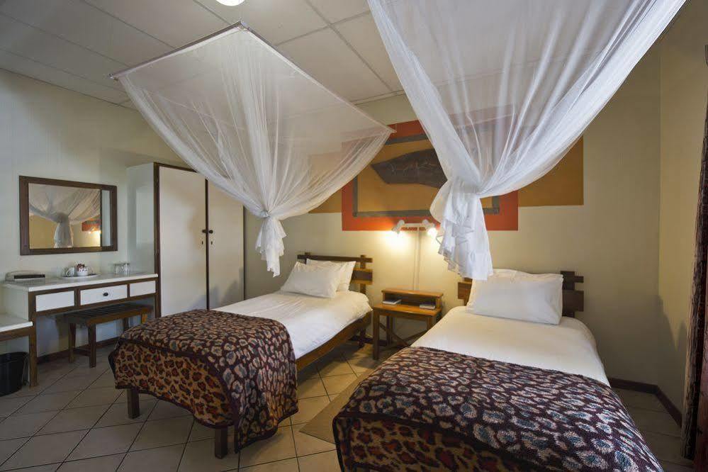 Oshakati Country Hotell Eksteriør bilde